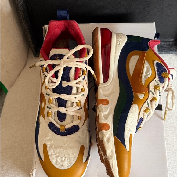 💝❤️Nike AIR MAX 270  Women's blue void/metallic gold. NIKE AIR MAX 270 REACT💝❤️ - Picture 2 of 16